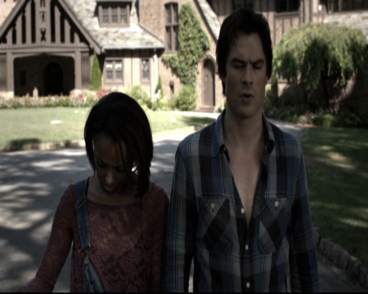 VampireDiariesWorld-dot-nl_6x04BlackHoleSun1225.jpg