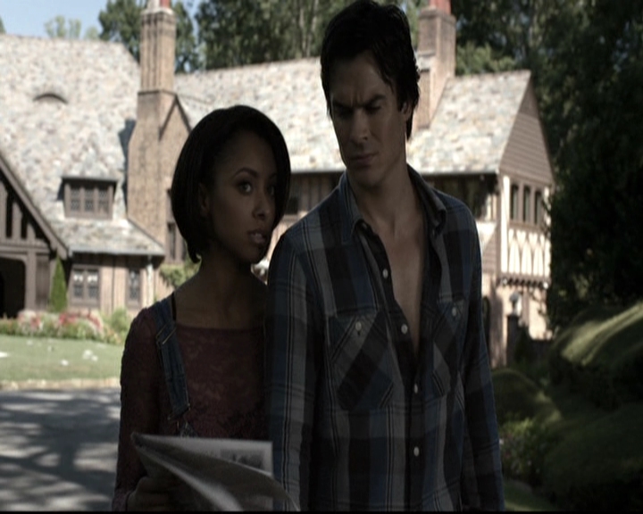 VampireDiariesWorld-dot-nl_6x04BlackHoleSun1232.jpg