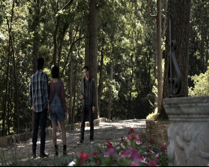 VampireDiariesWorld-dot-nl_6x04BlackHoleSun1251.jpg