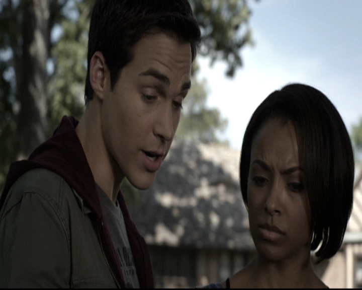 VampireDiariesWorld-dot-nl_6x04BlackHoleSun1268.jpg