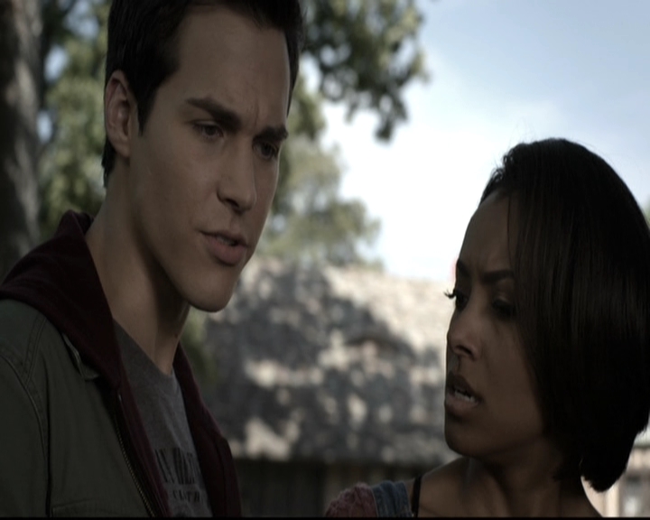 VampireDiariesWorld-dot-nl_6x04BlackHoleSun1273.jpg