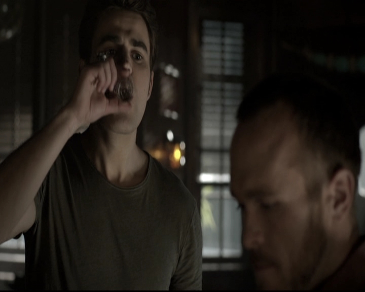 VampireDiariesWorld-dot-nl_6x04BlackHoleSun1448.jpg