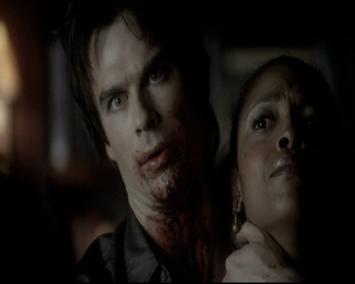 VampireDiariesWorld-dot-nl_6x04BlackHoleSun1553.jpg