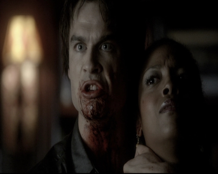 VampireDiariesWorld-dot-nl_6x04BlackHoleSun1579.jpg