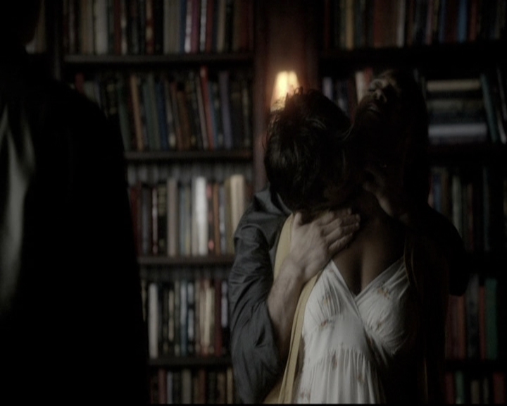 VampireDiariesWorld-dot-nl_6x04BlackHoleSun1591.jpg