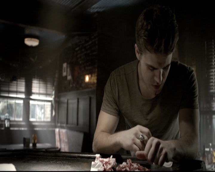 VampireDiariesWorld-dot-nl_6x04BlackHoleSun1725.jpg