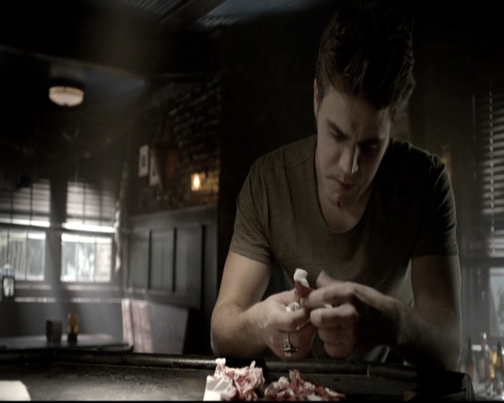 VampireDiariesWorld-dot-nl_6x04BlackHoleSun1726.jpg