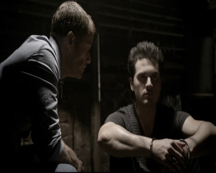 VampireDiariesWorld-dot-nl_6x04BlackHoleSun1919.jpg