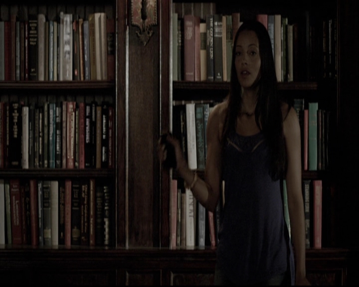 VampireDiariesWorld-dot-nl_6x04BlackHoleSun1928.jpg