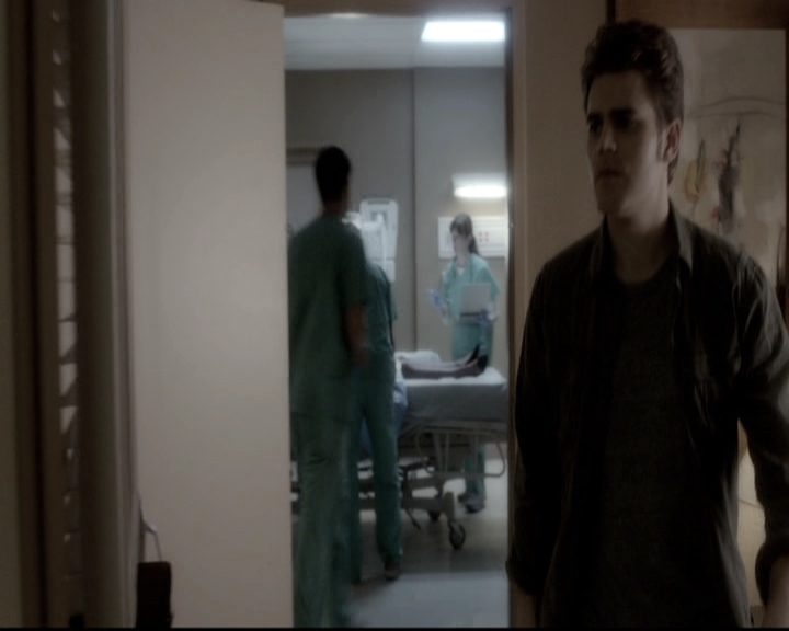 VampireDiariesWorld-dot-nl_6x04BlackHoleSun1957.jpg