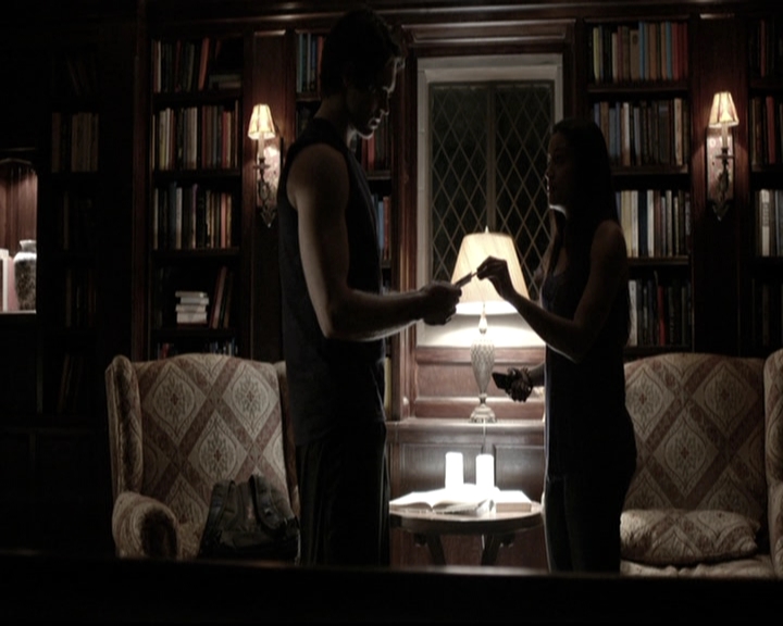 VampireDiariesWorld-dot-nl_6x04BlackHoleSun1973.jpg