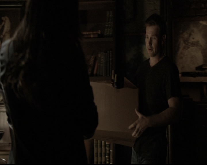 VampireDiariesWorld-dot-nl_6x04BlackHoleSun1989.jpg