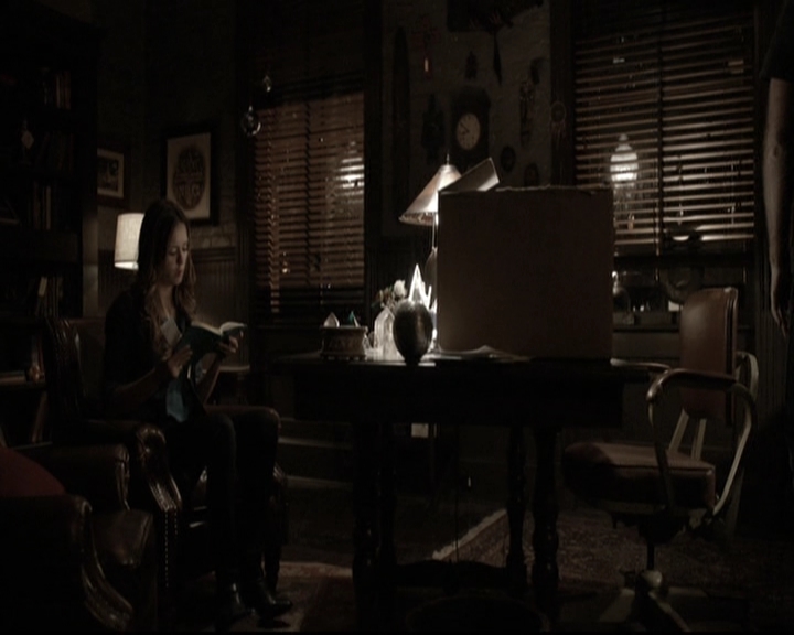 VampireDiariesWorld-dot-nl_6x04BlackHoleSun2035.jpg