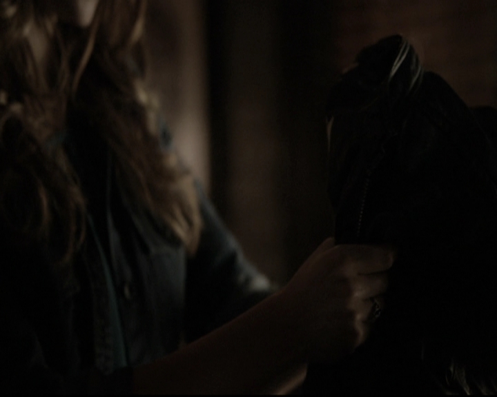 VampireDiariesWorld-dot-nl_6x04BlackHoleSun2051.jpg