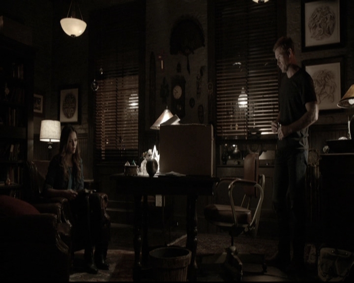 VampireDiariesWorld-dot-nl_6x04BlackHoleSun2088.jpg