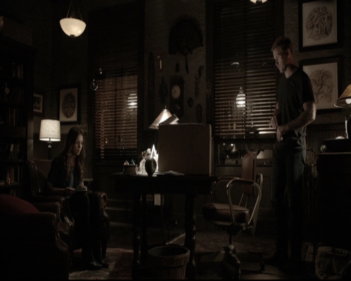 VampireDiariesWorld-dot-nl_6x04BlackHoleSun2089.jpg