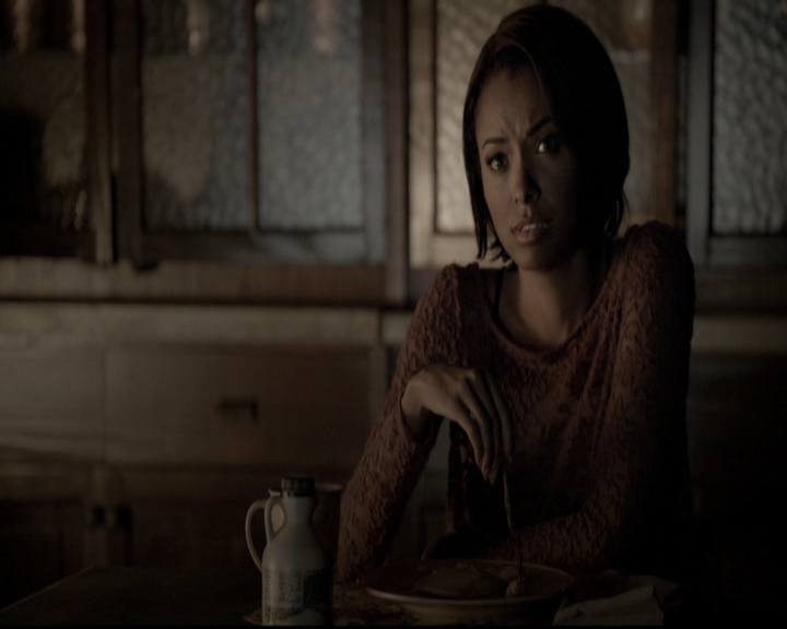 VampireDiariesWorld-dot-nl_6x04BlackHoleSun2144.jpg