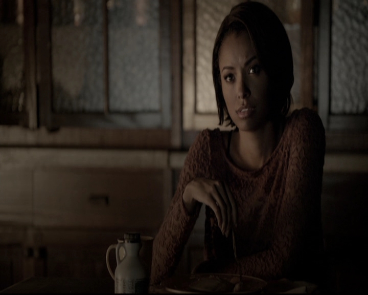 VampireDiariesWorld-dot-nl_6x04BlackHoleSun2146.jpg