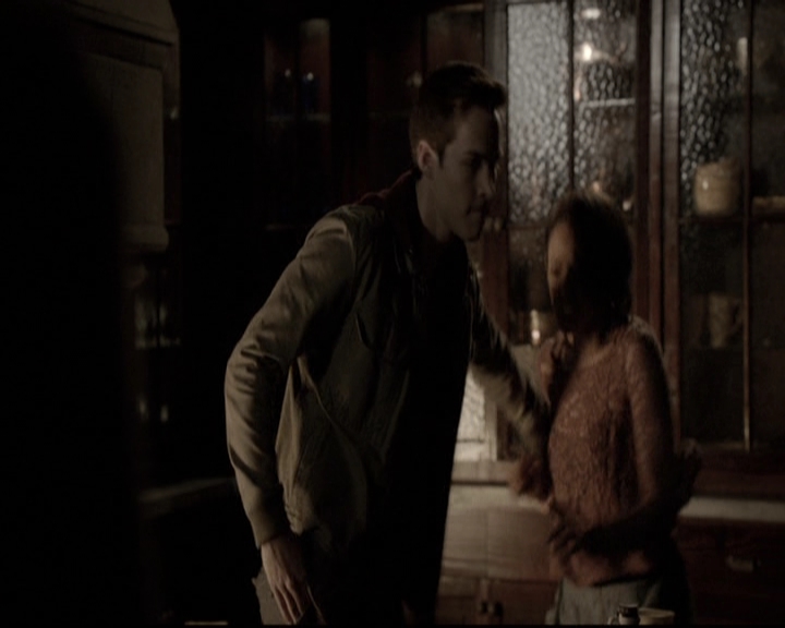 VampireDiariesWorld-dot-nl_6x04BlackHoleSun2169.jpg