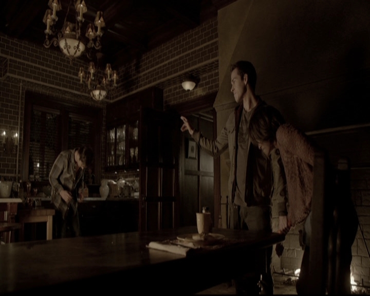 VampireDiariesWorld-dot-nl_6x04BlackHoleSun2171.jpg