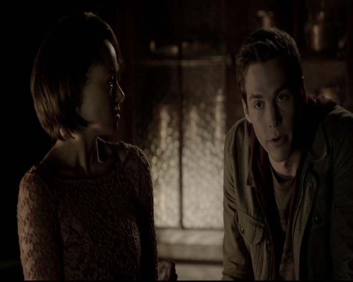 VampireDiariesWorld-dot-nl_6x04BlackHoleSun2197.jpg