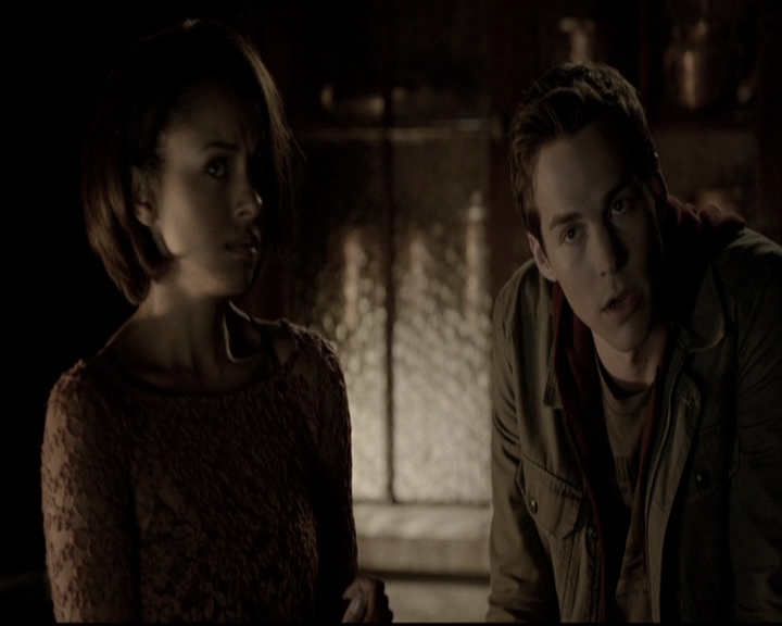 VampireDiariesWorld-dot-nl_6x04BlackHoleSun2198.jpg