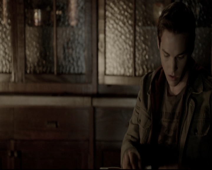 VampireDiariesWorld-dot-nl_6x04BlackHoleSun2201.jpg