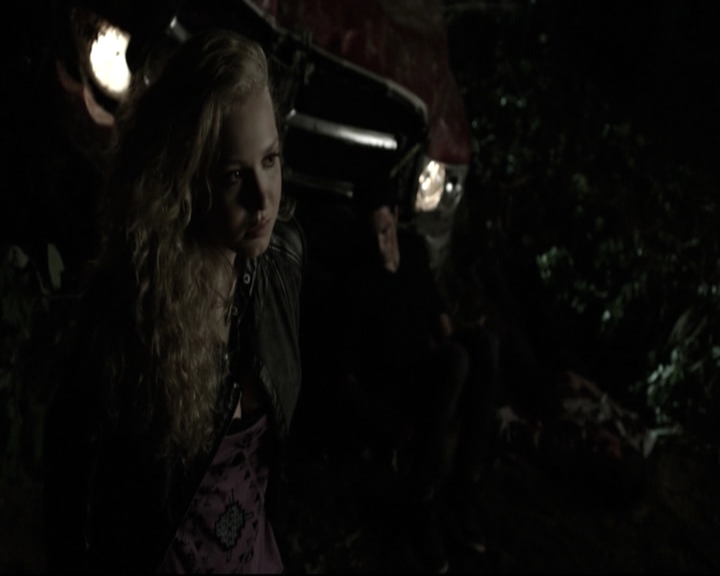 VampireDiariesWorld-dot-nl_6x05The_WorldHasTurnedAndLeftMeHere-deletedscenes0005.jpg