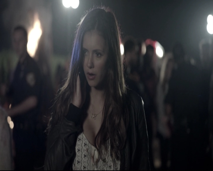 VampireDiariesWorld-dot-nl_6x05The_WorldHasTurnedAndLeftMeHere-deletedscenes0018.jpg