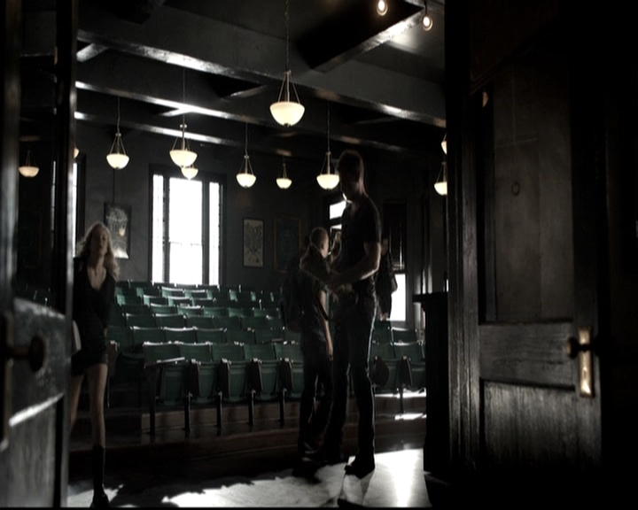 VampireDiariesWorld-dot-nl_6x05The_WorldHasTurnedAndLeftMeHere0313.jpg