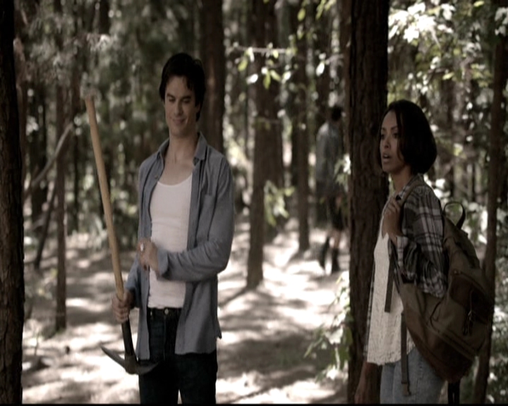 VampireDiariesWorld-dot-nl_6x05The_WorldHasTurnedAndLeftMeHere0508.jpg