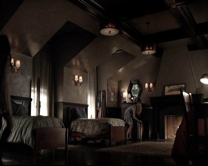 VampireDiariesWorld-dot-nl_6x05The_WorldHasTurnedAndLeftMeHere0512.jpg