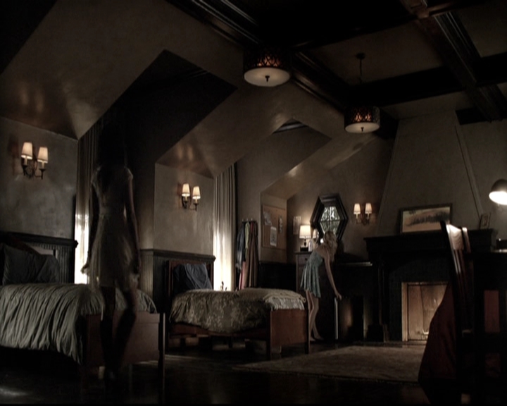 VampireDiariesWorld-dot-nl_6x05The_WorldHasTurnedAndLeftMeHere0513.jpg