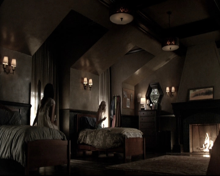 VampireDiariesWorld-dot-nl_6x05The_WorldHasTurnedAndLeftMeHere0551.jpg