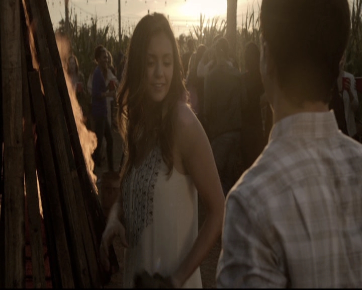 VampireDiariesWorld-dot-nl_6x05The_WorldHasTurnedAndLeftMeHere0616.jpg