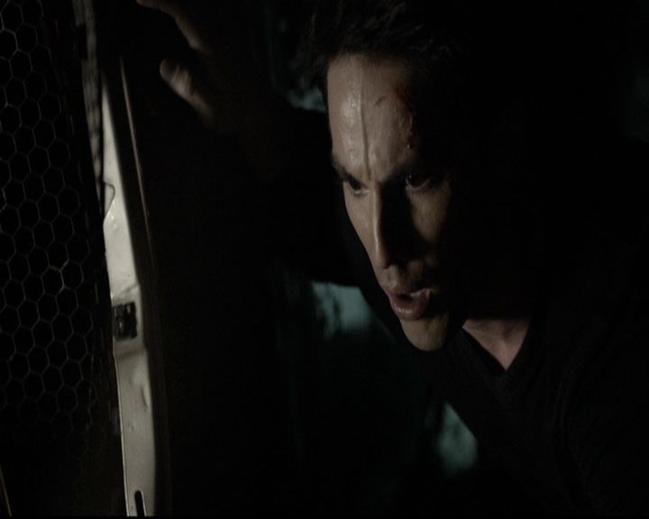 VampireDiariesWorld-dot-nl_6x05The_WorldHasTurnedAndLeftMeHere1088.jpg