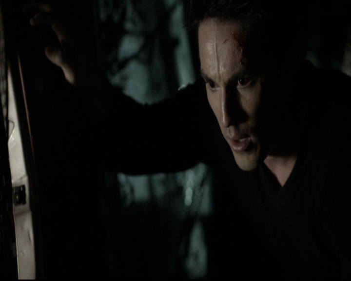 VampireDiariesWorld-dot-nl_6x05The_WorldHasTurnedAndLeftMeHere1092.jpg