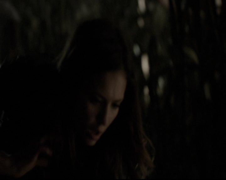 VampireDiariesWorld-dot-nl_6x05The_WorldHasTurnedAndLeftMeHere1113.jpg