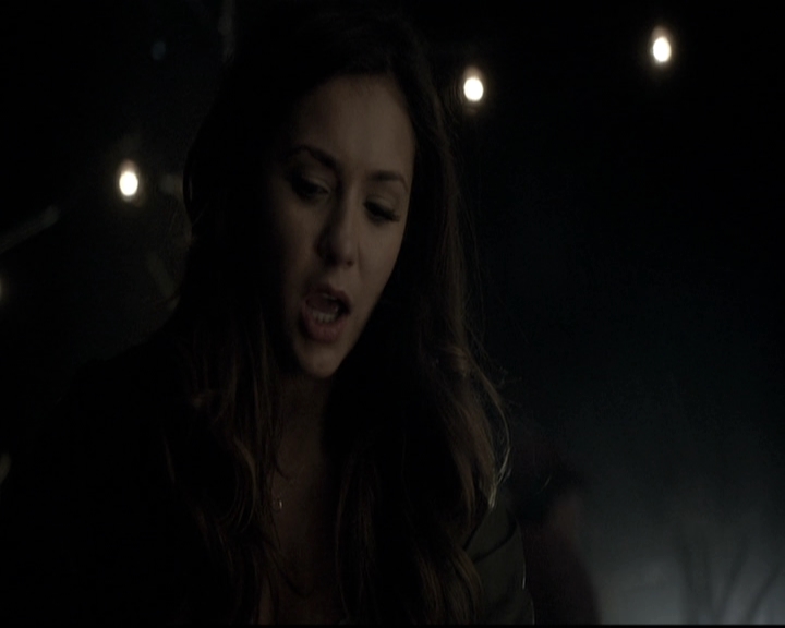 VampireDiariesWorld-dot-nl_6x05The_WorldHasTurnedAndLeftMeHere1118.jpg