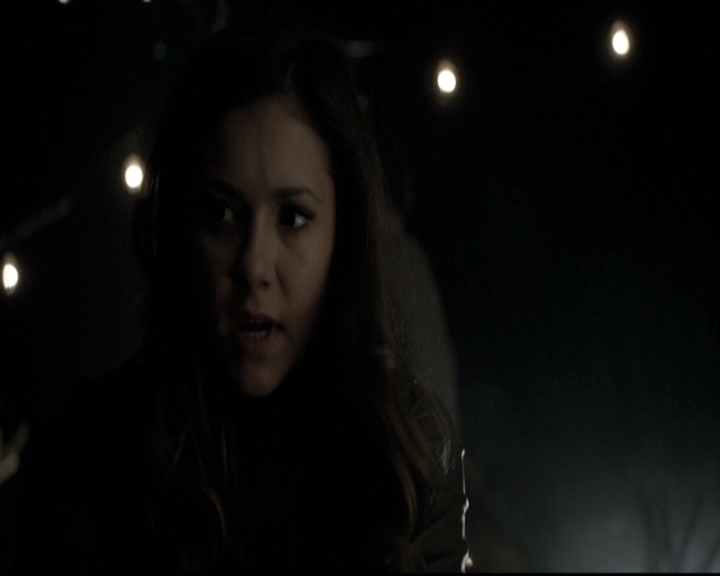 VampireDiariesWorld-dot-nl_6x05The_WorldHasTurnedAndLeftMeHere1120.jpg