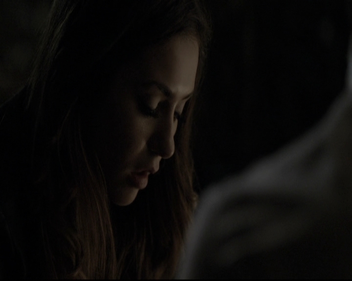 VampireDiariesWorld-dot-nl_6x05The_WorldHasTurnedAndLeftMeHere1123.jpg