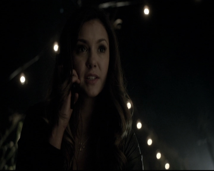 VampireDiariesWorld-dot-nl_6x05The_WorldHasTurnedAndLeftMeHere1190.jpg