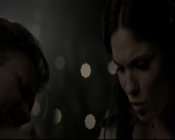 VampireDiariesWorld-dot-nl_6x05The_WorldHasTurnedAndLeftMeHere1202.jpg