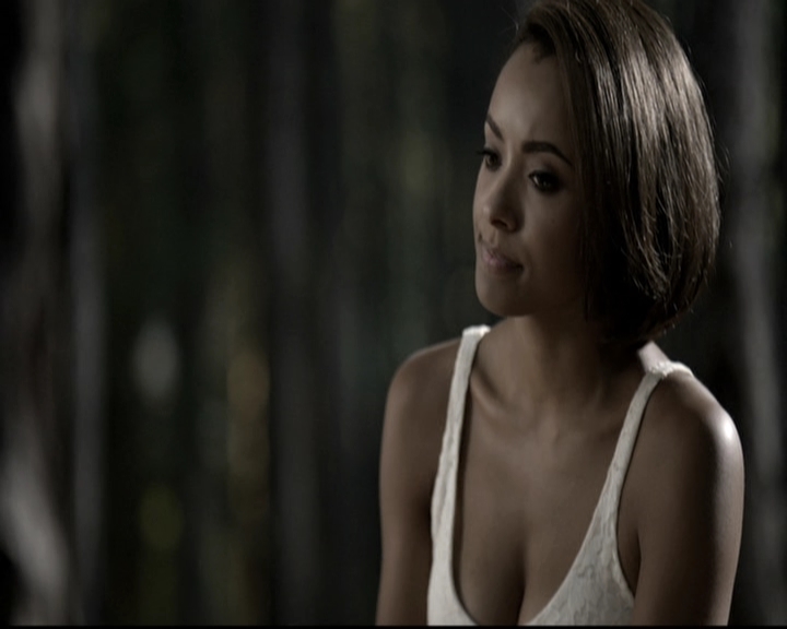 VampireDiariesWorld-dot-nl_6x05The_WorldHasTurnedAndLeftMeHere1371.jpg