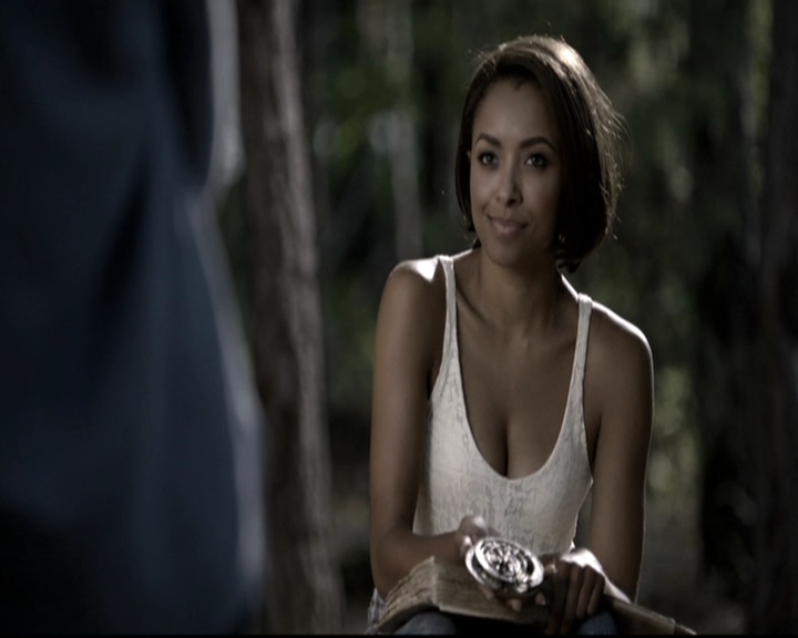 VampireDiariesWorld-dot-nl_6x05The_WorldHasTurnedAndLeftMeHere1383.jpg