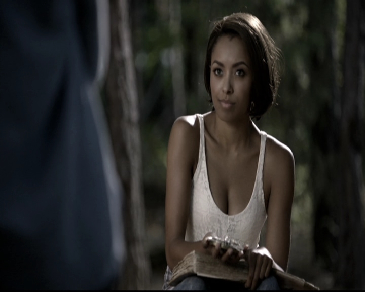 VampireDiariesWorld-dot-nl_6x05The_WorldHasTurnedAndLeftMeHere1384.jpg