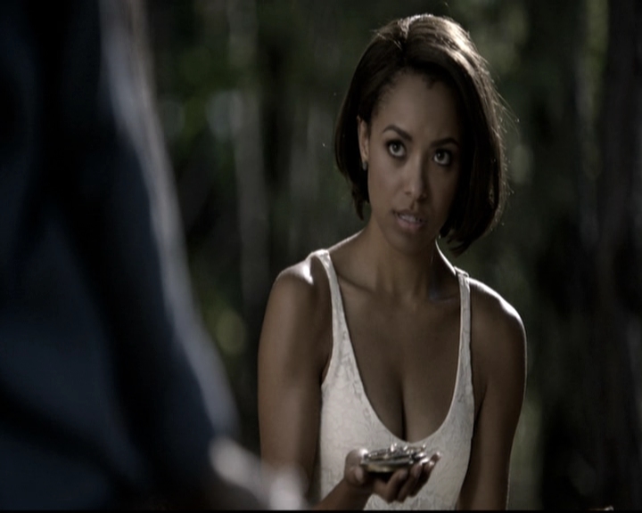 VampireDiariesWorld-dot-nl_6x05The_WorldHasTurnedAndLeftMeHere1394.jpg