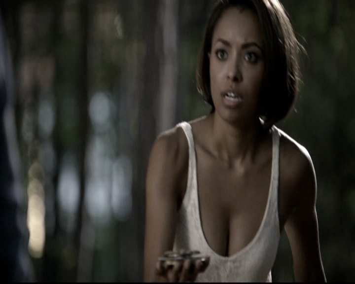 VampireDiariesWorld-dot-nl_6x05The_WorldHasTurnedAndLeftMeHere1398.jpg