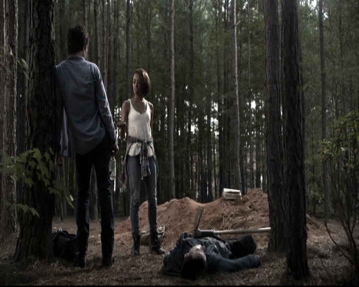 VampireDiariesWorld-dot-nl_6x05The_WorldHasTurnedAndLeftMeHere1401.jpg