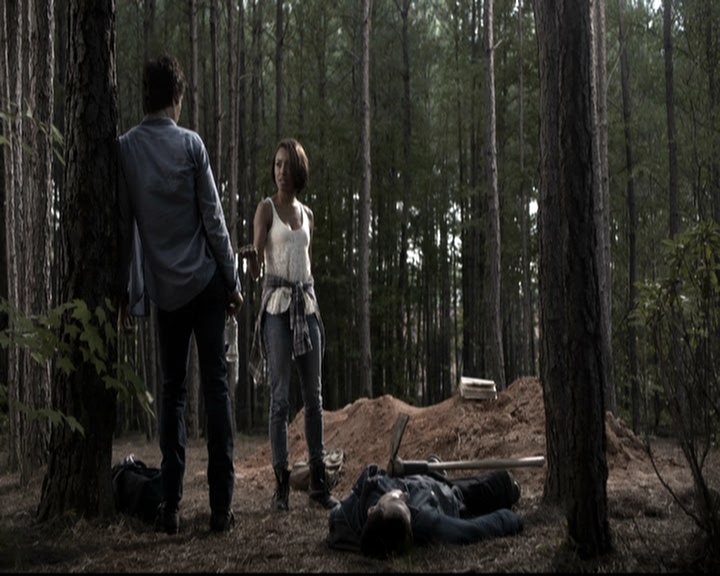 VampireDiariesWorld-dot-nl_6x05The_WorldHasTurnedAndLeftMeHere1403.jpg